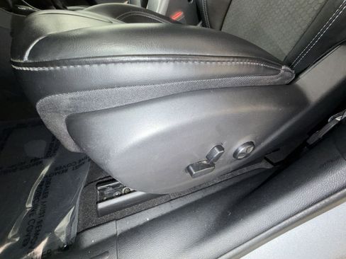 Used 2020 Jeep Cherokee Latitude Plus w/ Comfort/Convenience Group image 14