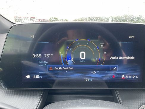 New 2025 Chevrolet Equinox LT w/ Safety and Technology Package image 23