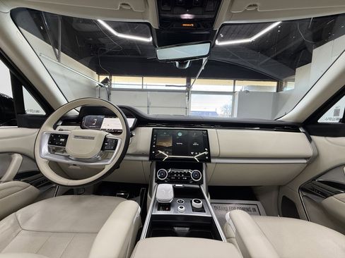 Used 2023 Land Rover Range Rover SV image 16