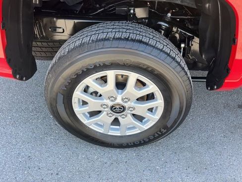 Used 2025 Toyota Tacoma SR5 AWD/4WD image 24