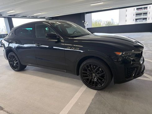 Used 2022 Maserati Levante Modena AWD/4WD image 4