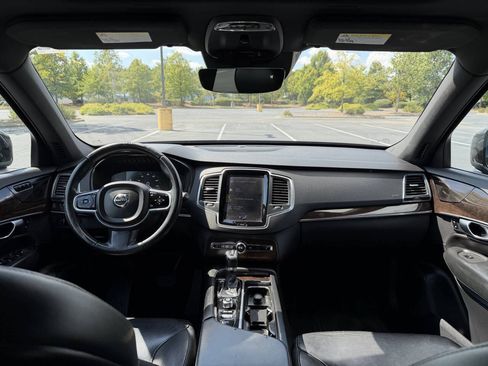 Used 2019 Volvo XC90 T5 Momentum FWD image 20