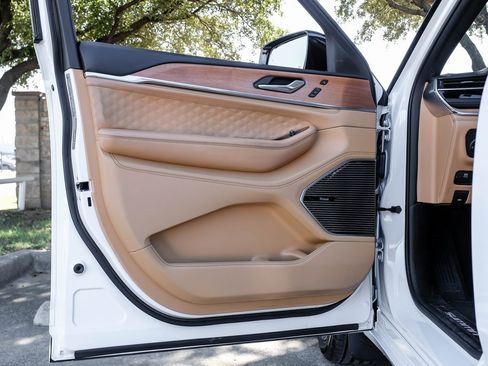 Used 2022 Jeep Grand Cherokee L Summit image 56