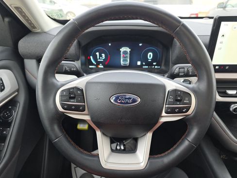 Used 2025 Ford Explorer Active w/ Active Comfort Package AWD/4WD image 16
