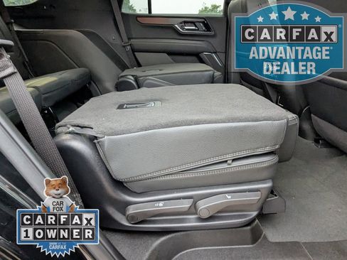 Used 2025 GMC Yukon Denali RWD image 24