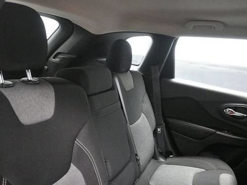 Used 2015 Jeep Cherokee Sport w/ Cold Weather Group AWD/4WD image 12
