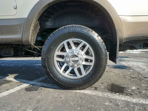 Used 2017 Ford F250 Lariat w/ Lariat Ultimate Package image 14