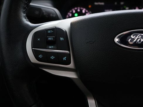 Used 2022 Ford Explorer XLT w/ Equipment Group 202A image 35