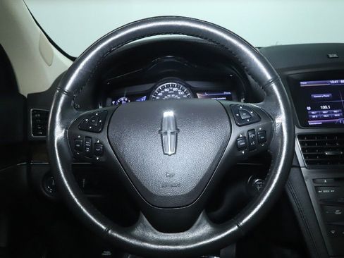 Used 2013 Lincoln MKT AWD image 23