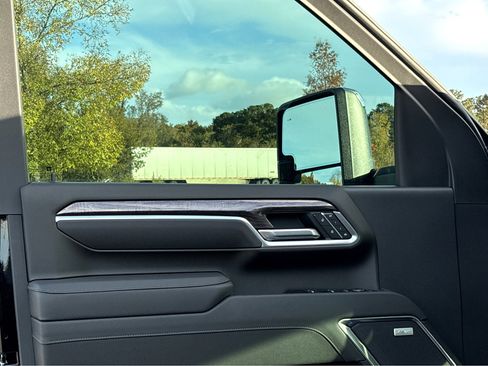 New 2026 Chevrolet Silverado 2500 LTZ w/ LTZ Convenience Package image 9