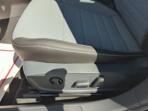 New 2026 Volkswagen Jetta SE FWD image 29
