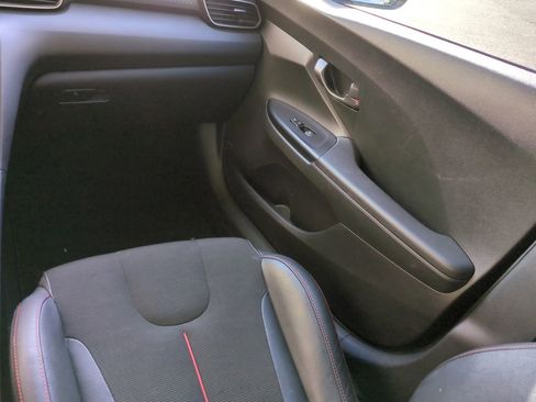 Used 2019 Hyundai Veloster 2.0 Premium image 16