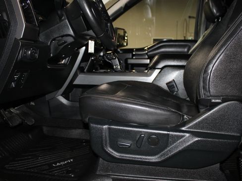 Used 2019 Ford F150 XLT w/ Equipment Group 302A Luxury AWD/4WD image 29
