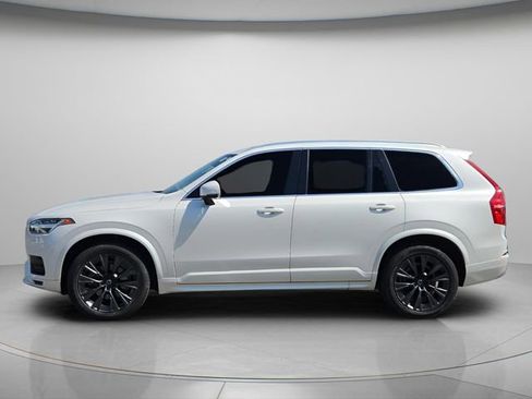 Used 2022 Volvo XC90 T5 Momentum w/ Climate Package FWD image 3