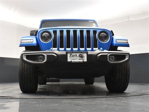 Used 2023 Jeep Wrangler Unlimited Sahara image 20
