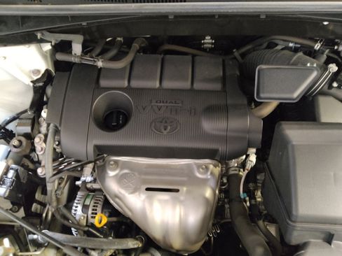 Used 2019 Toyota Highlander LE w/ Carpet Mat Package (TMS) FWD image 30