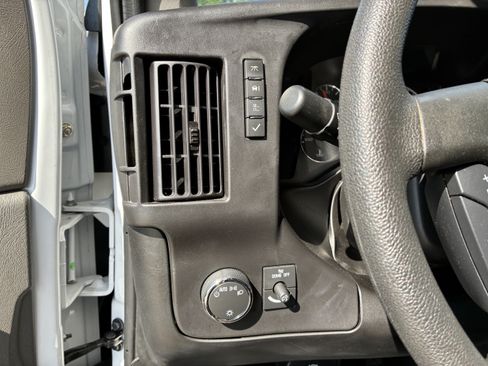 Used 2024 Chevrolet Express 4500 Extended w/ Power Convenience Package RWD image 27