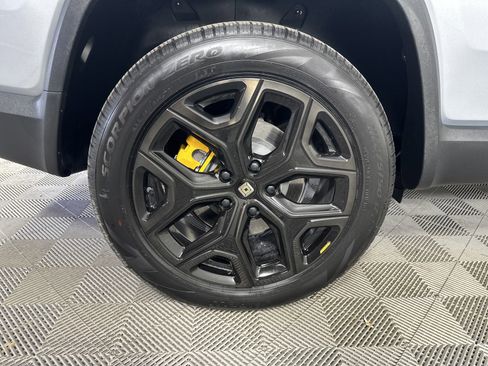 Used 2023 Rivian R1S Adventure image 11