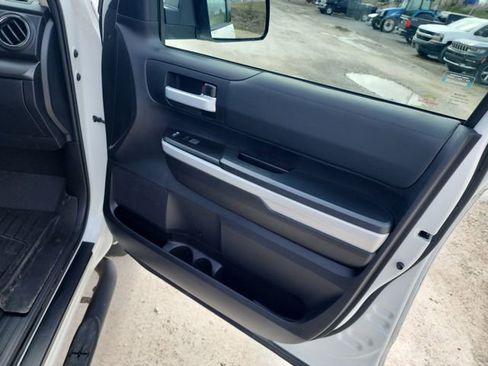 Used 2020 Toyota Tundra SR5 w/ SR5 Convenience Package image 12