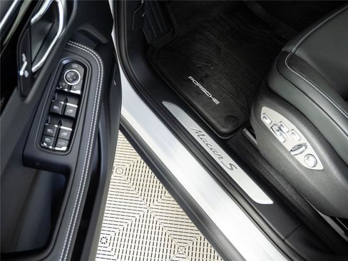New 2026 Porsche Macan S AWD/4WD image 8