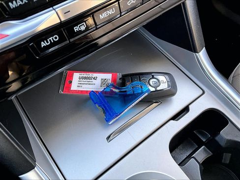 Used 2023 Ford Explorer Limited image 31