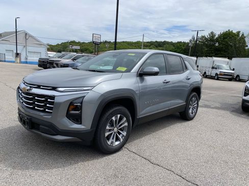 New 2026 Chevrolet Equinox LT w/ Convenience Package II AWD/4WD image 1