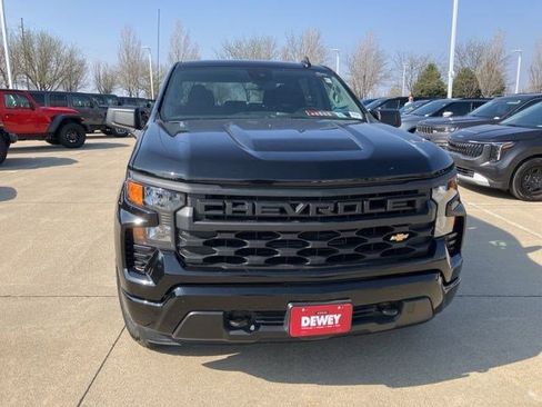 Used 2025 Chevrolet Silverado 1500 Custom AWD/4WD image 2