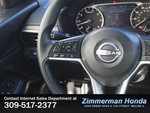 Used 2024 Nissan Altima 2.5 SV image 11
