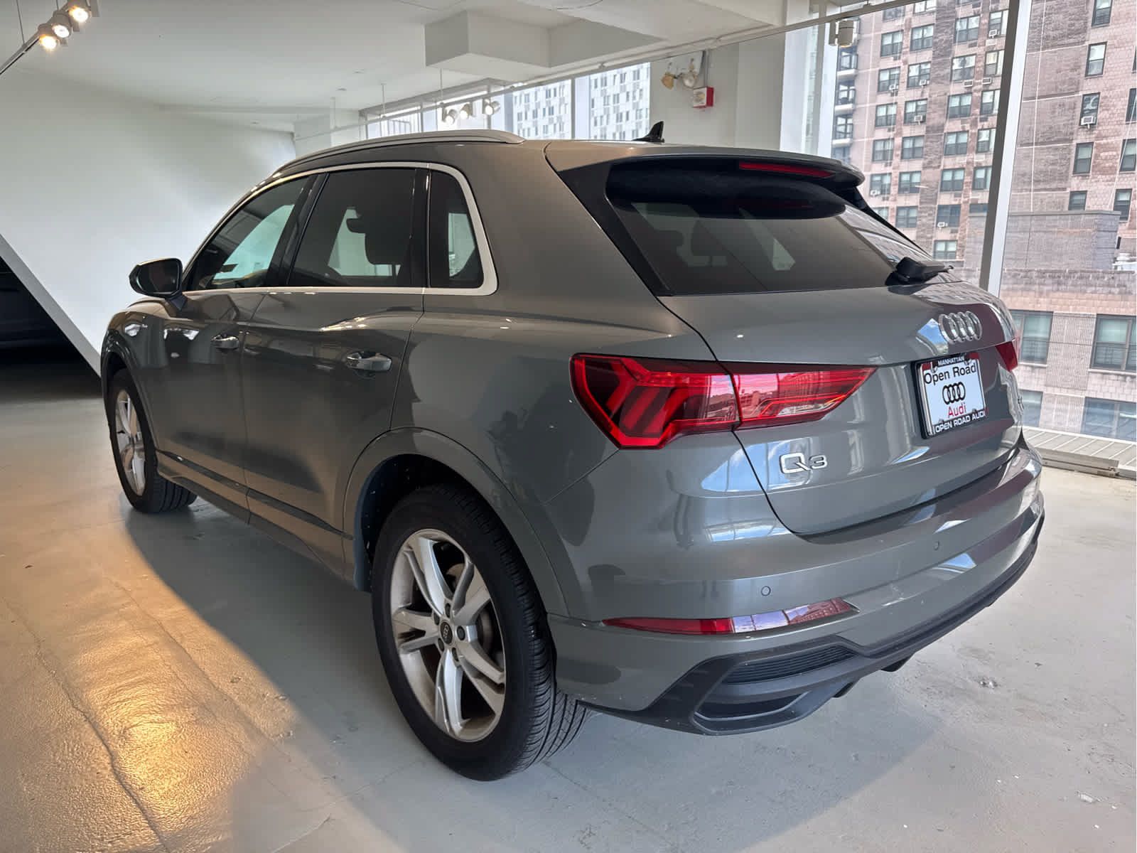 Used 2024 Audi Q3 2.0T Premium Plus AWD/4WD image 2