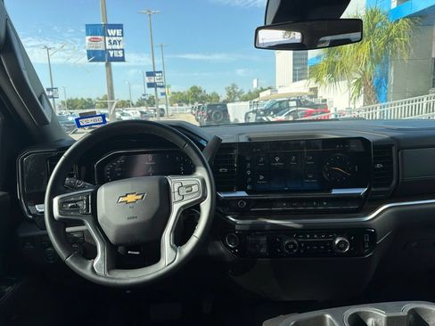Used 2025 Chevrolet Silverado 2500 LT w/ Convenience Package AWD/4WD image 11