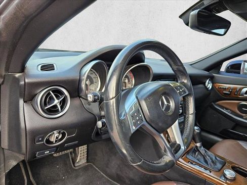 Used 2015 Mercedes-Benz SLK 350 image 9