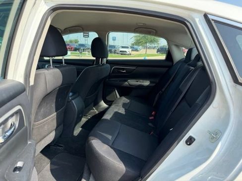 Used 2018 Nissan Altima 2.5 SR FWD image 12