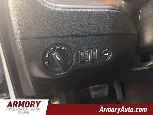 Used 2023 Dodge Charger SXT image 10