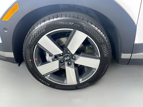 New 2026 Hyundai Santa Fe Limited FWD image 22