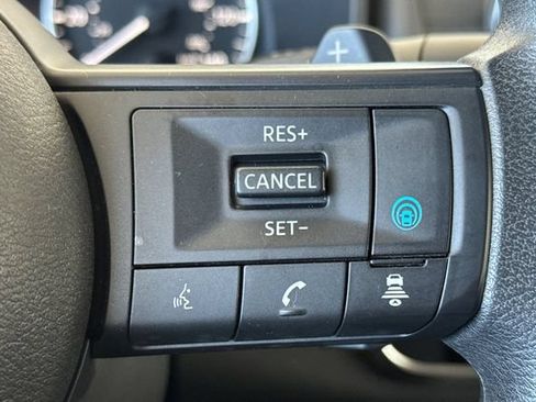 Used 2024 Nissan Rogue SV AWD/4WD image 39