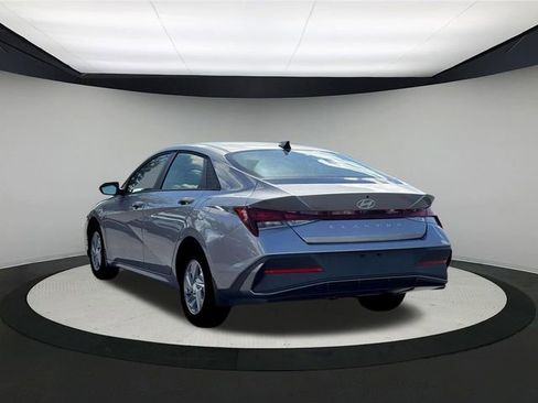 New 2026 Hyundai Elantra SE image 5