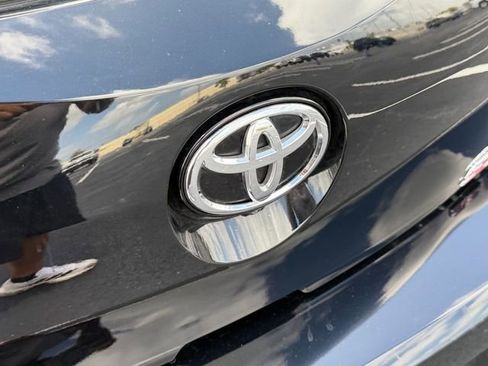 Used 2023 Toyota Corolla SE w/ SE Premium Package FWD image 17