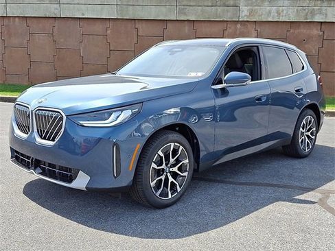 Certified 2025 BMW X3 xDrive30i w/ Premium Package image 2