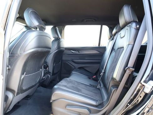 Certified 2024 Jeep Grand Cherokee L Laredo image 28