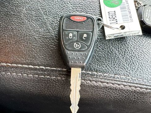 Used 2018 Jeep Wrangler Unlimited Sahara w/ Dual Top Group AWD/4WD image 30