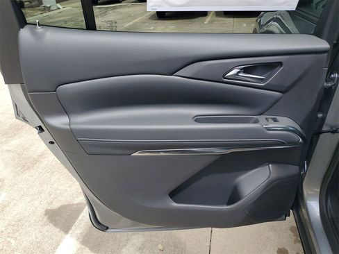 New 2026 Chevrolet Traverse LT w/ Driver Confidence Package image 9