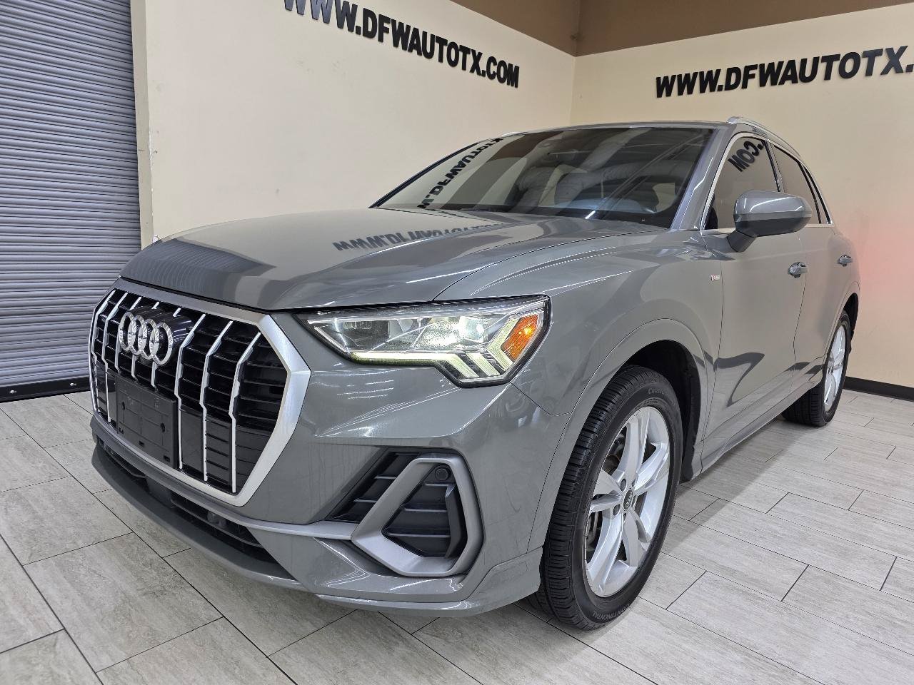 Used 2022 Audi Q3 2.0T Premium Plus w/ Premium Plus Package AWD/4WD image 2