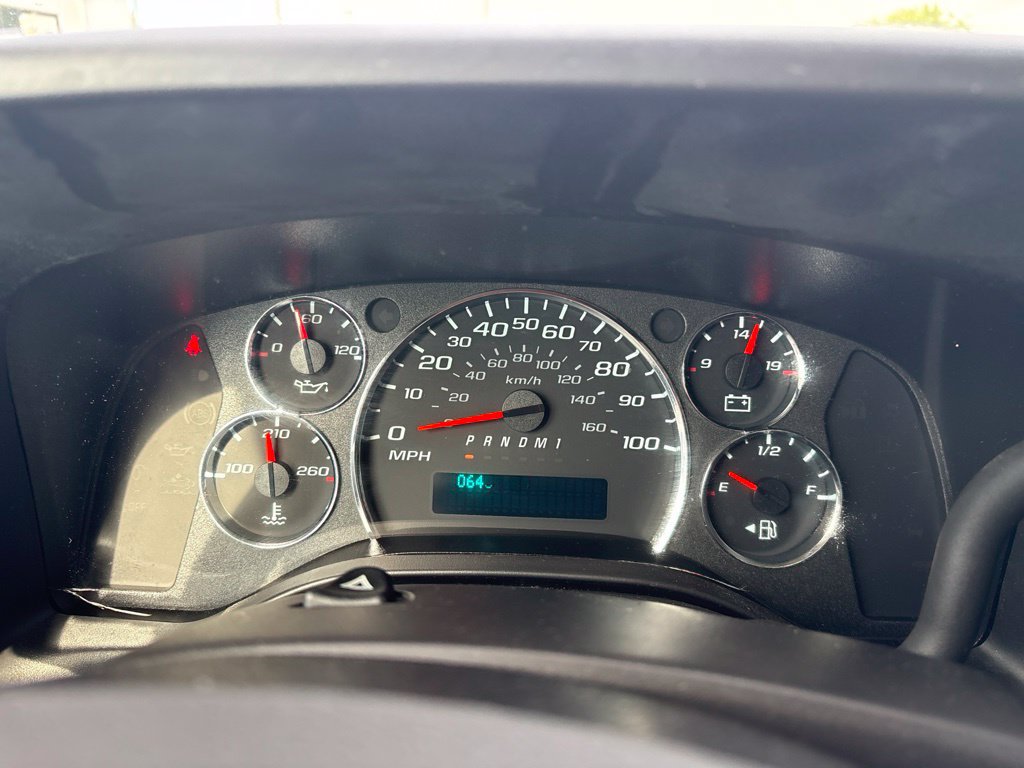 Used 2021 Chevrolet Express 2500 w/ Driver Convenience Package RWD image 15