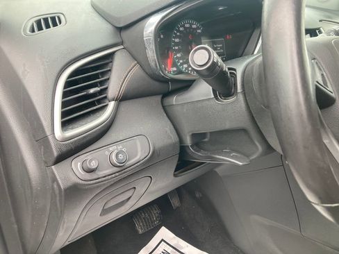 Used 2022 Chevrolet Trax LT w/ Driver Confidence Package image 17