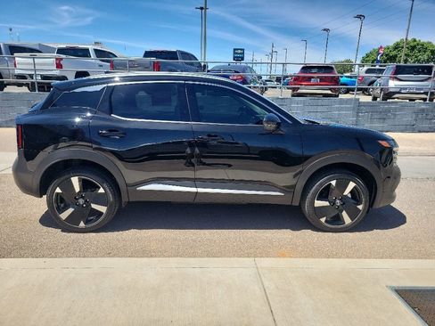 Used 2025 Nissan Kicks SR FWD image 8