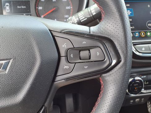 Used 2021 Chevrolet TrailBlazer RS w/ Sun and Liftgate Package image 21