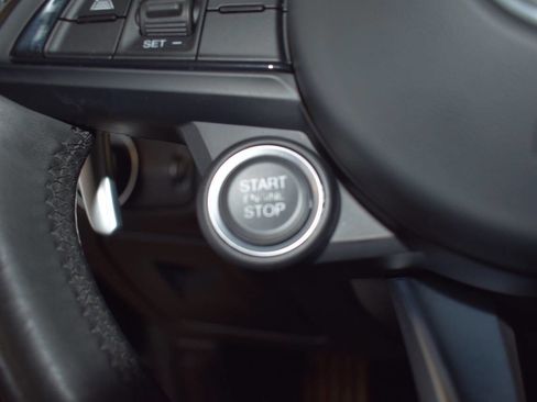 Used 2022 Alfa Romeo Giulia Veloce image 27