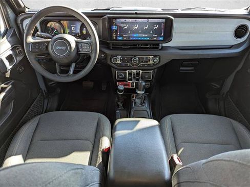 Used 2024 Jeep Wrangler Unlimited AWD/4WD image 17