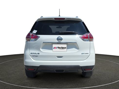 Used 2016 Nissan Rogue SV w/ SV Premium Package AWD/4WD image 5