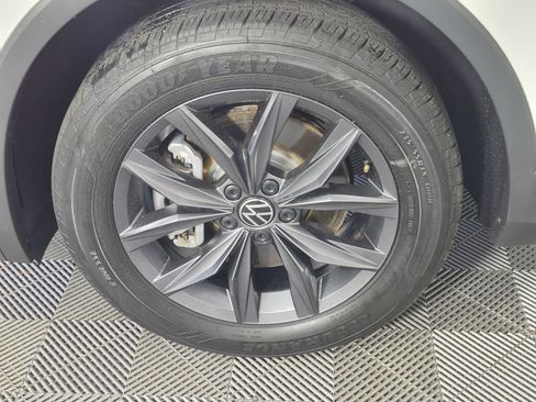 Used 2023 Volkswagen Tiguan SE FWD image 8